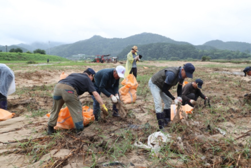 0724 안동시  예천지역 수해 복구 지원 나서 (7).jpg