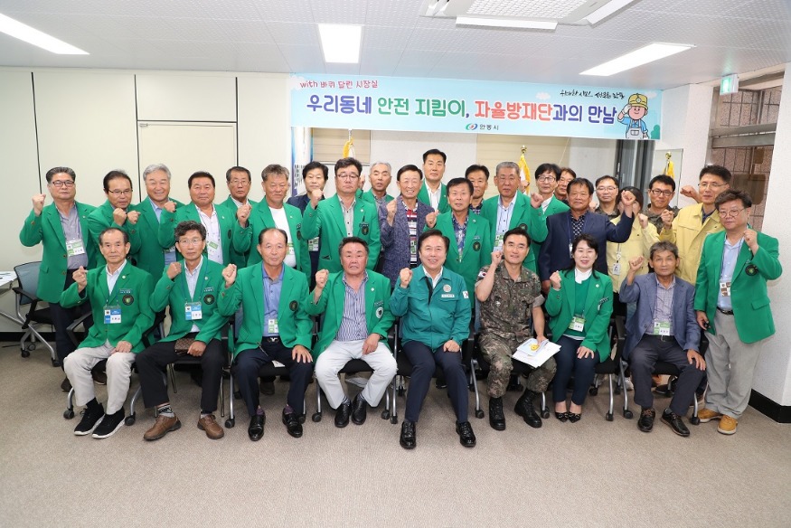 0725-5 2023 바퀴 달린 시장실  첫 번째 이야기 (3).jpg